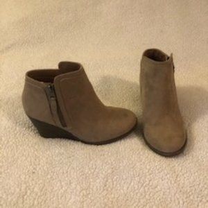 Time & Tru Memory Foam Boatie Wedge